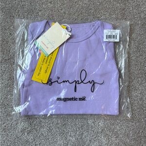 Magnetic Me Organic short sleeve Body Suit in Lavender Latte.
NWT. 9-12 months